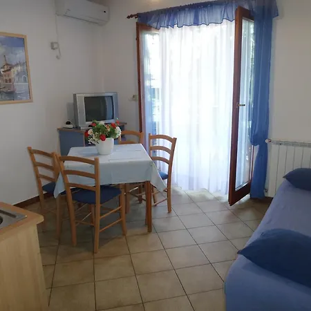 Apartman Lina *