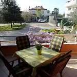 Διαμέρισμα Lina *